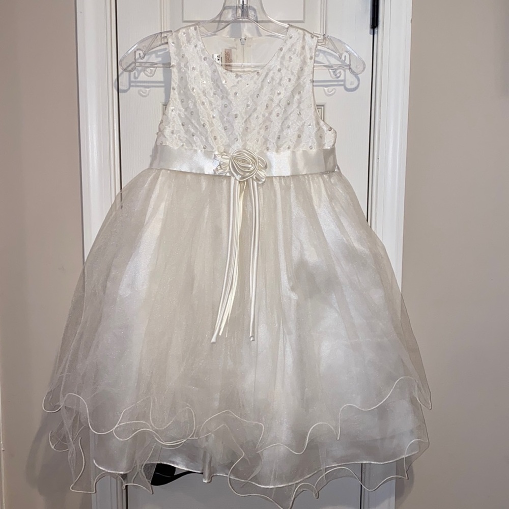 Que Hermosa girls cream 6x dress